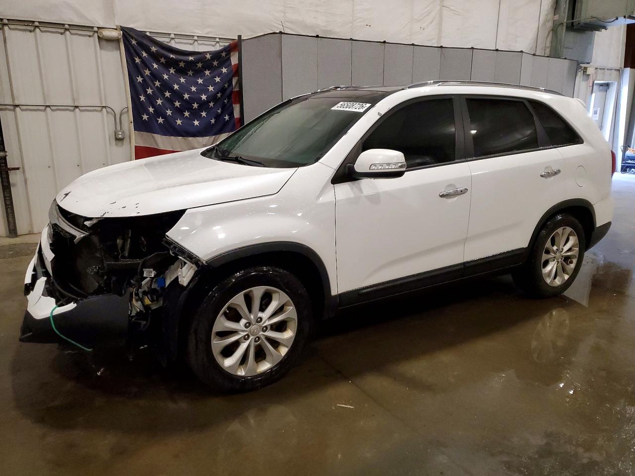 Salvage Kia Sorento Image