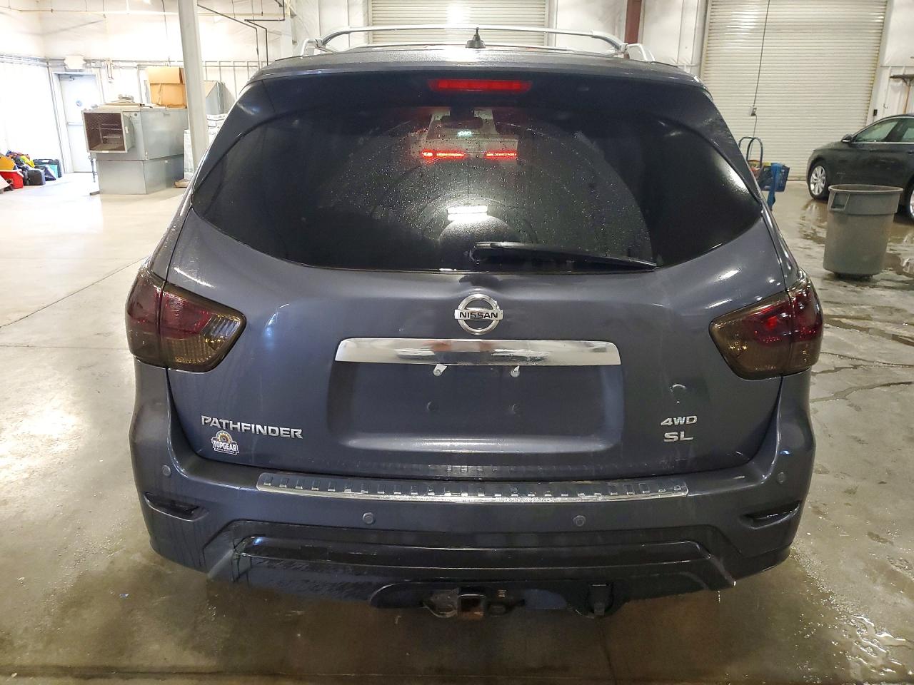 Nissan Pathfinder S