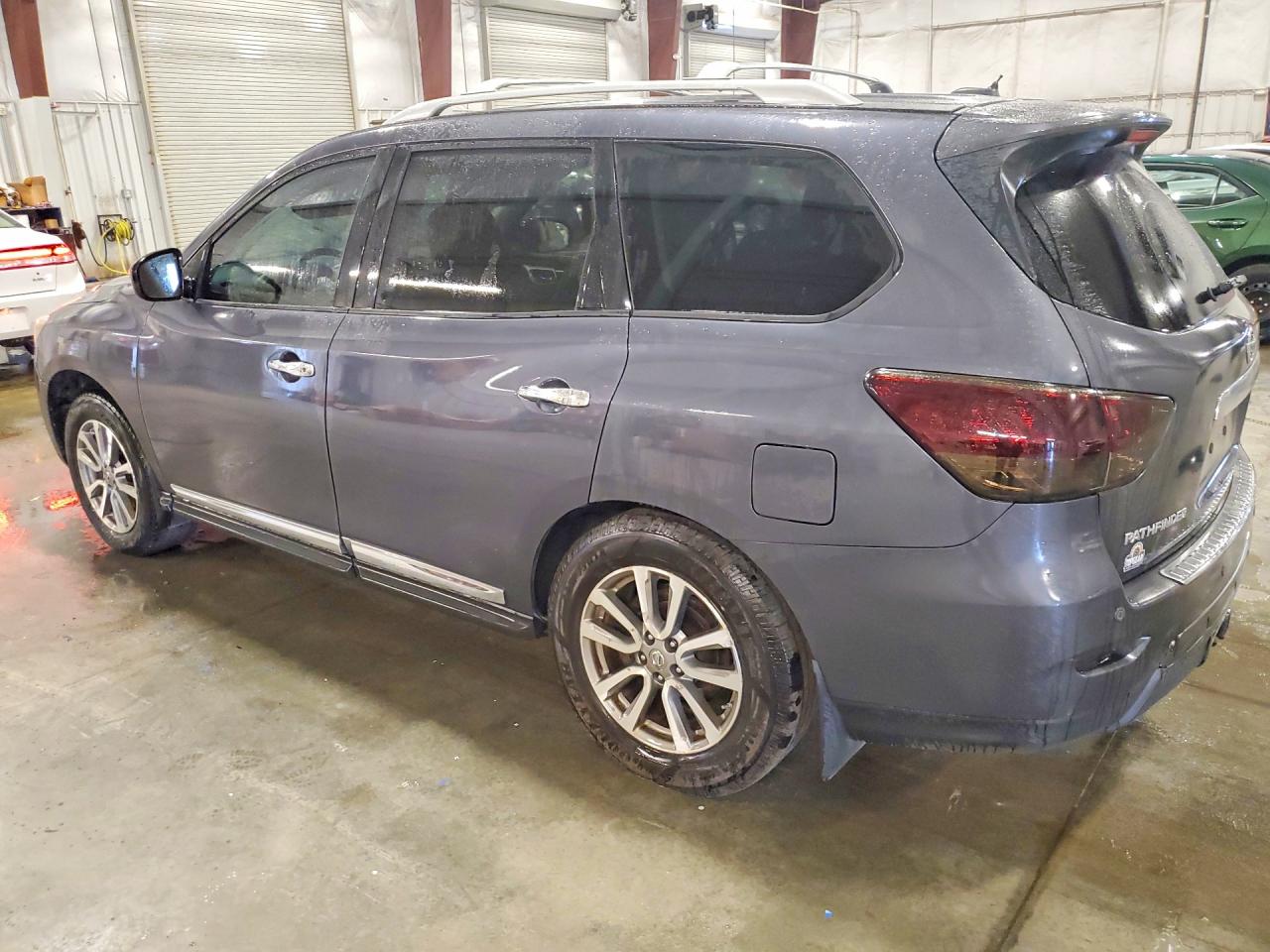 Nissan Pathfinder S