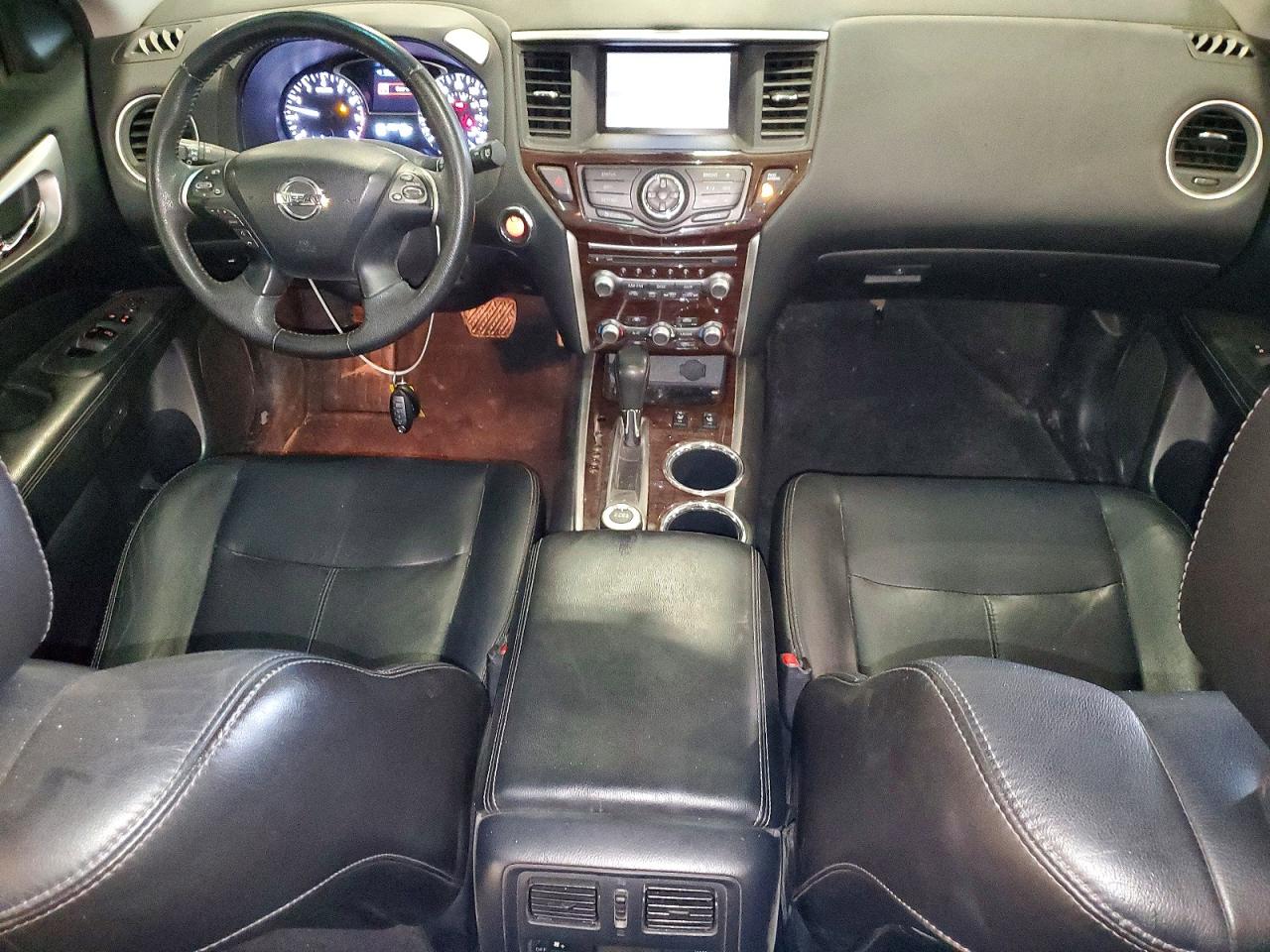 Nissan Pathfinder S