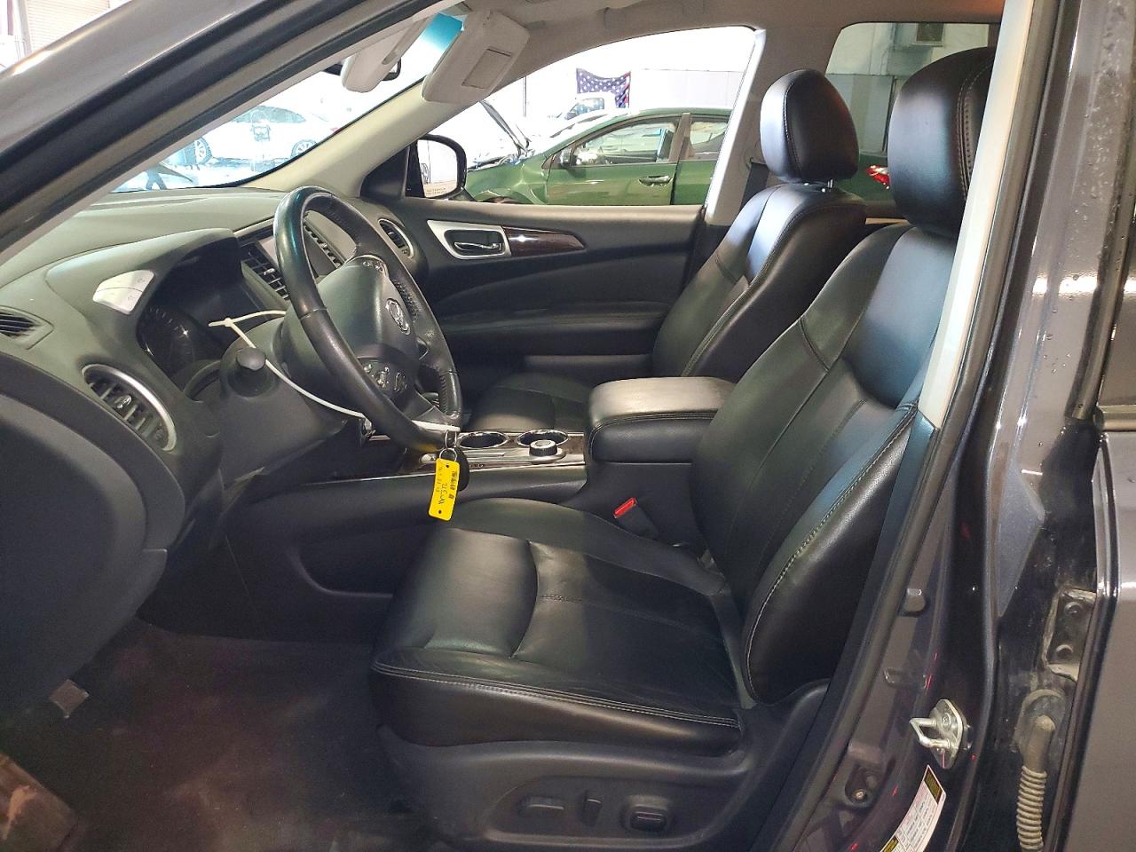 Nissan Pathfinder S