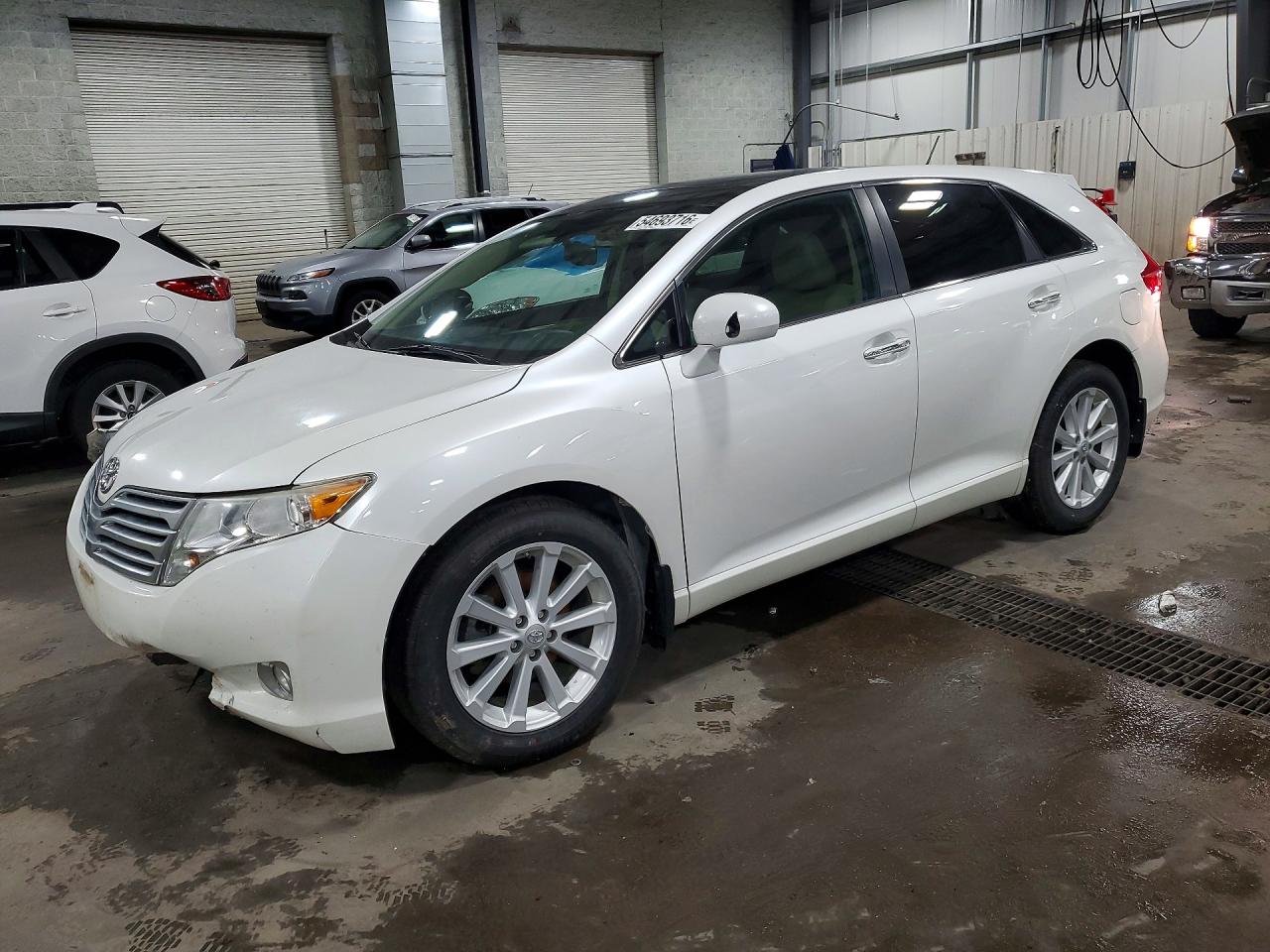 Salvage Toyota Venza Image