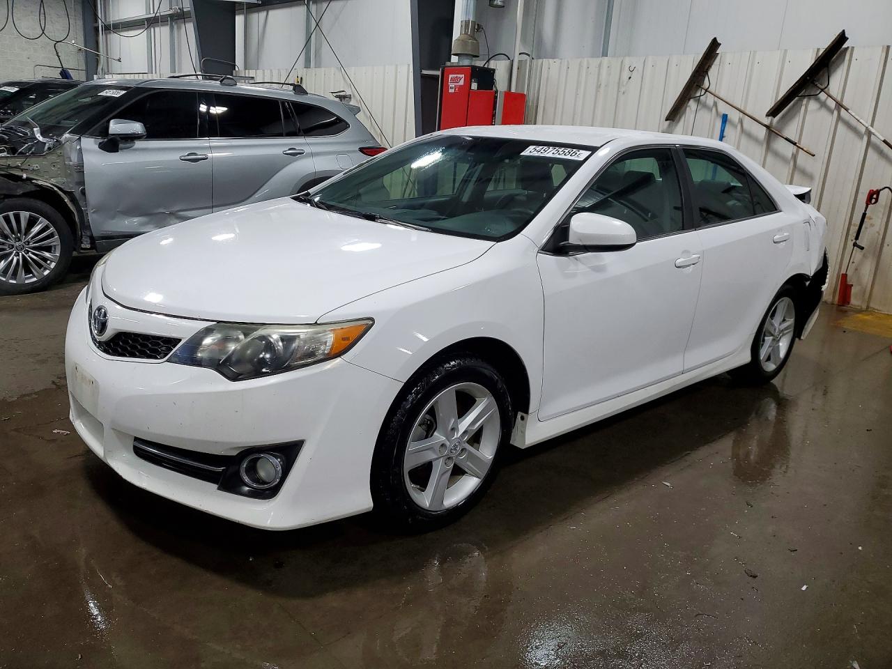 Salvage Toyota Camry Image