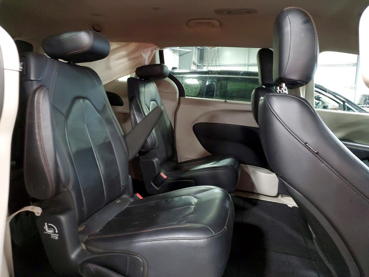 Chrysler Pacifica Touring L