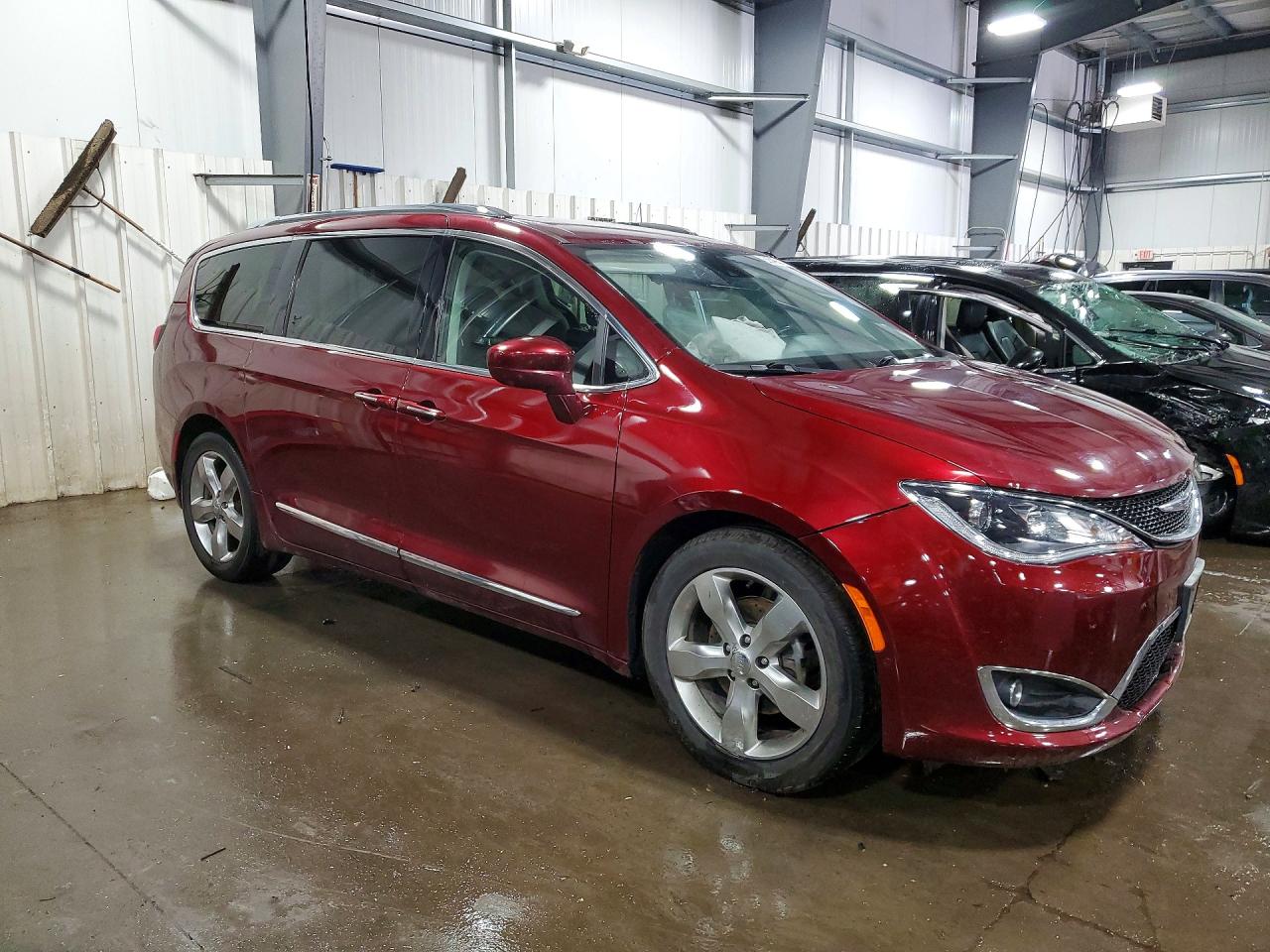 Chrysler Pacifica Touring L