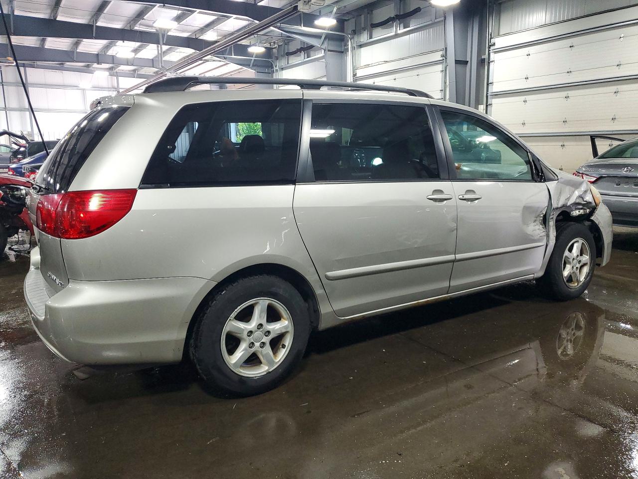Toyota Sienna Xle 7 Passenger