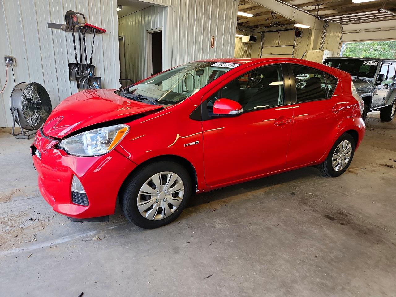 Salvage Toyota Prius Image