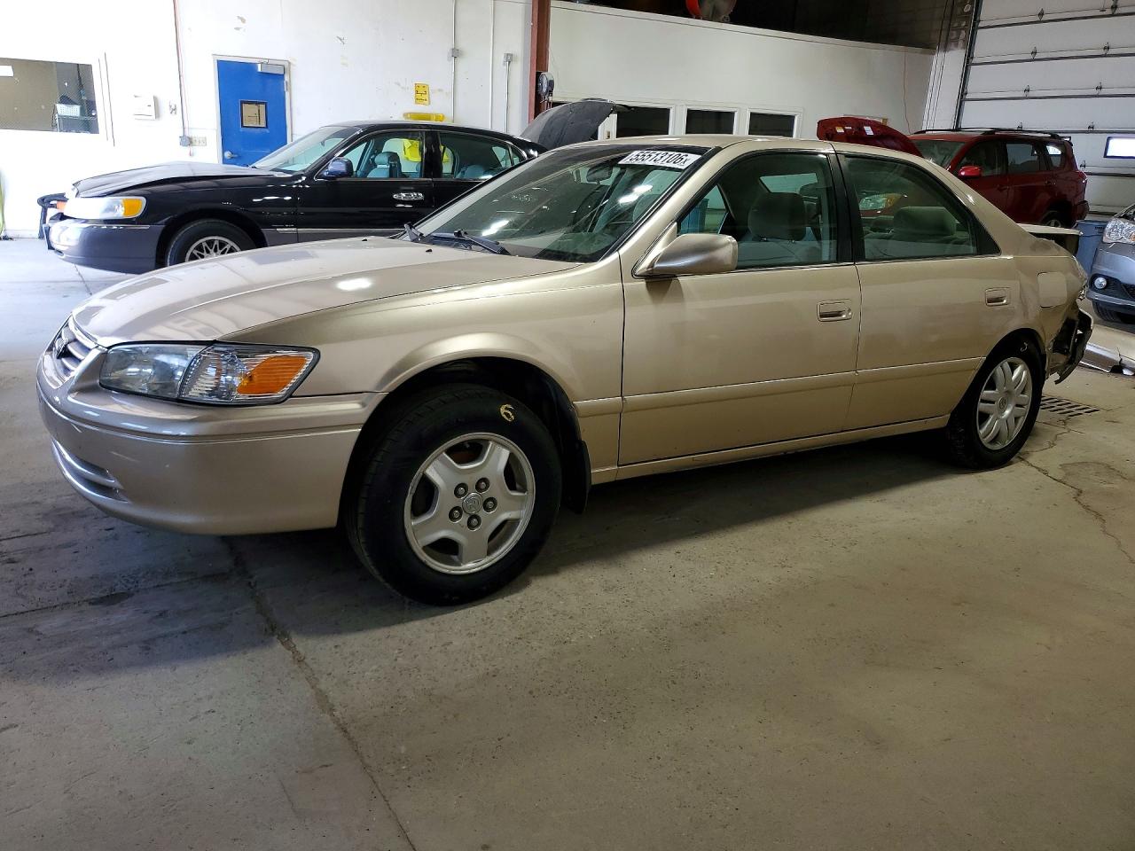 Salvage Toyota Camry Image