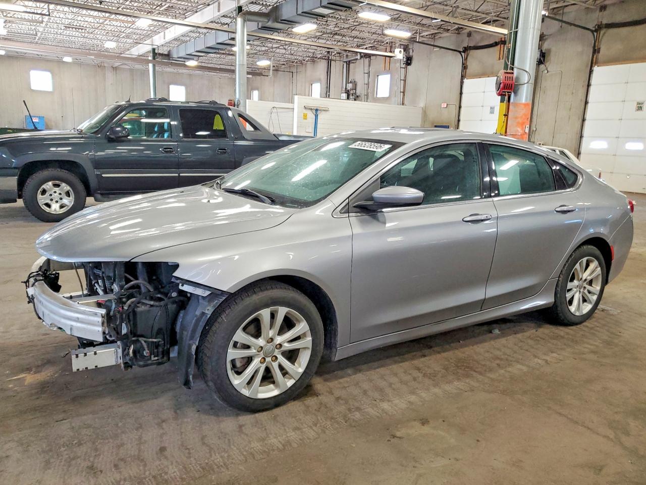 Salvage Chrysler 200 Image