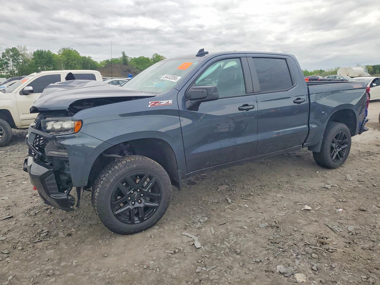 Salvage Chevrolet Silverado Image