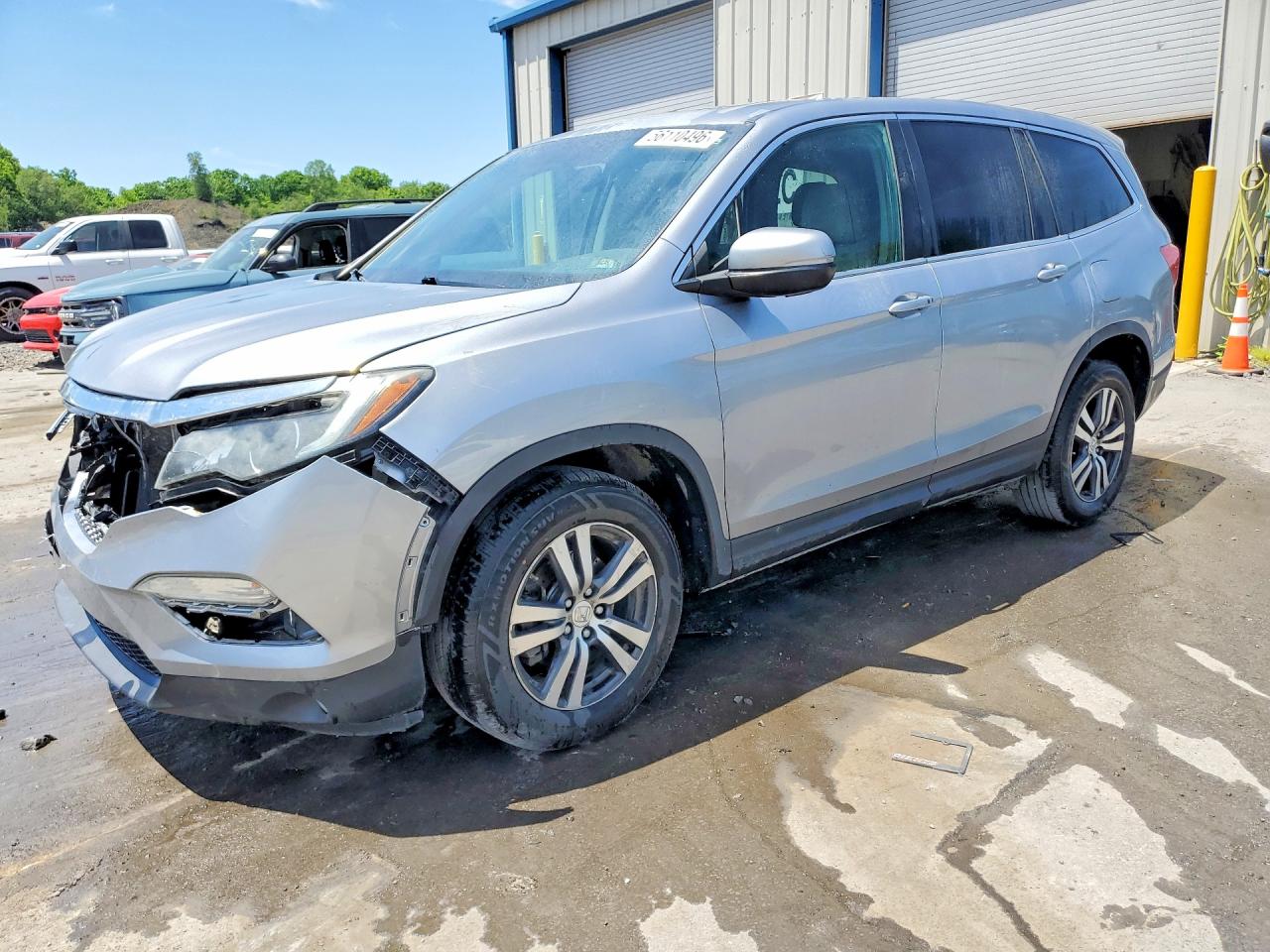 Salvage Honda Pilot Image