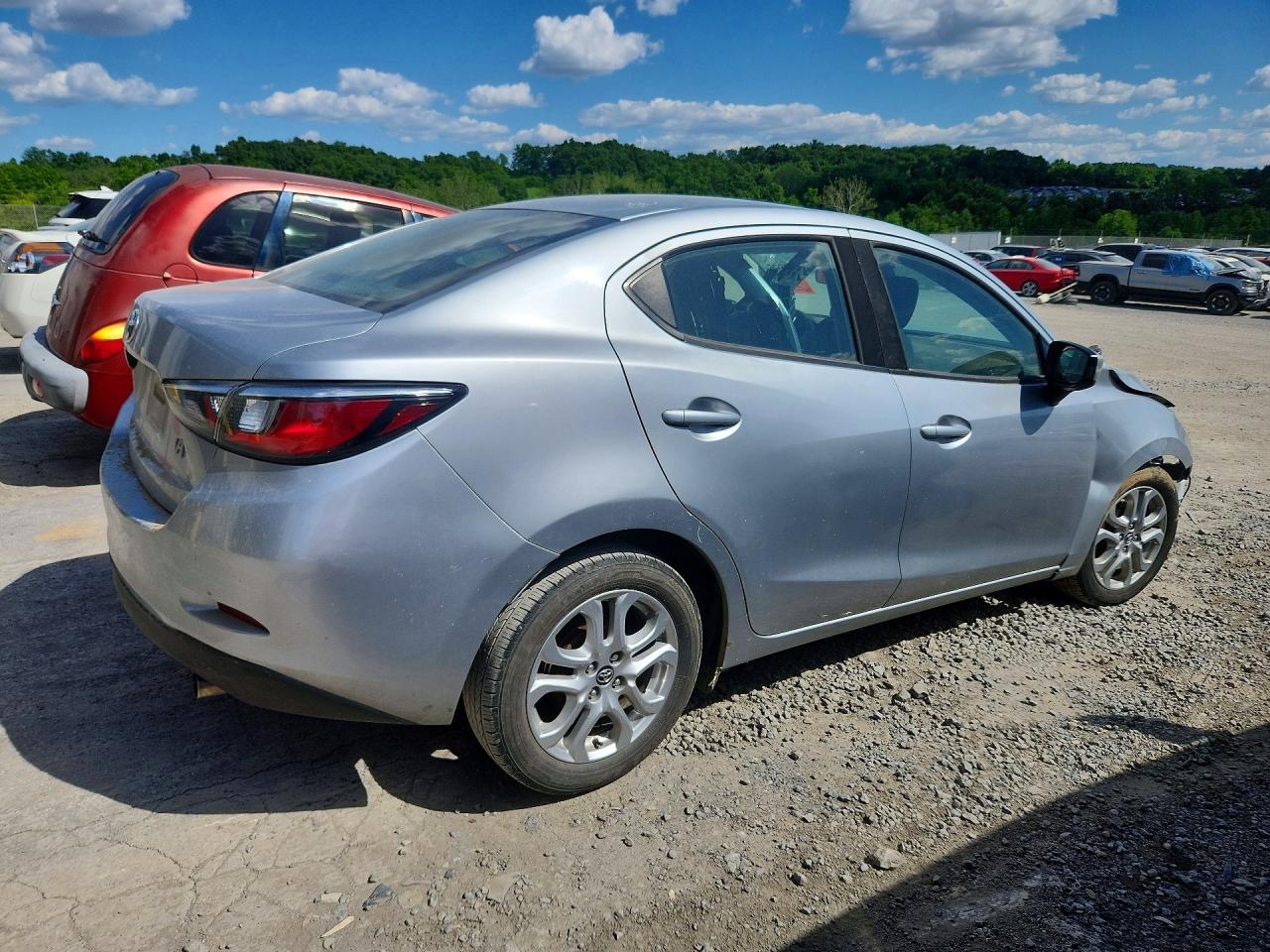 Toyota Yaris Base
