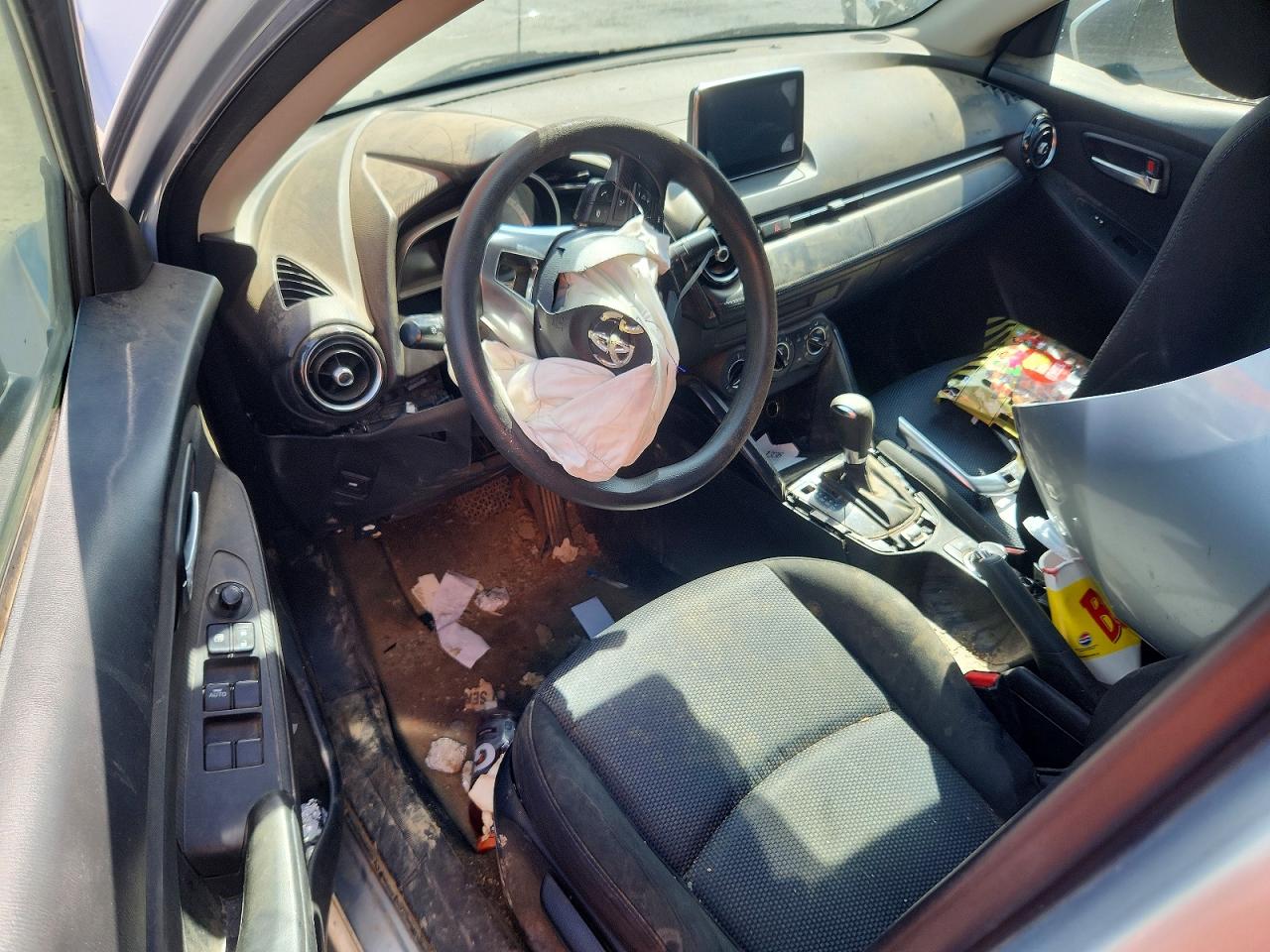Toyota Yaris Base