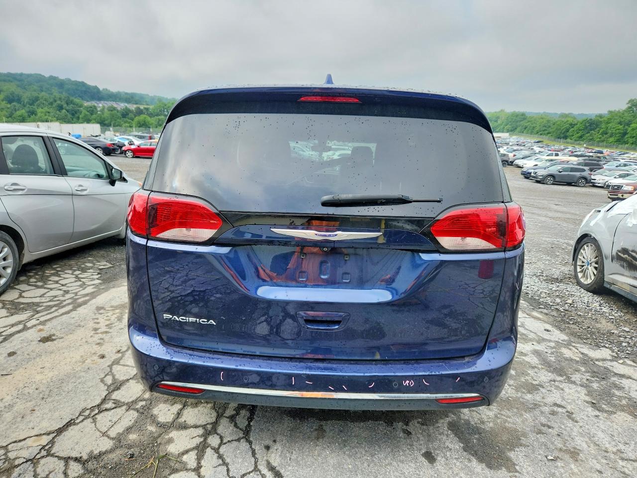 Chrysler Pacifica Touring L