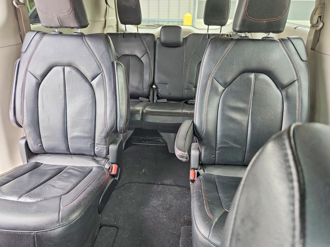 Chrysler Pacifica Touring L