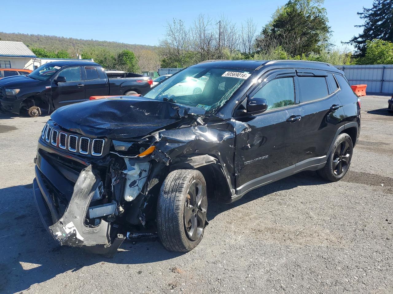 Salvage Jeep Compass Image