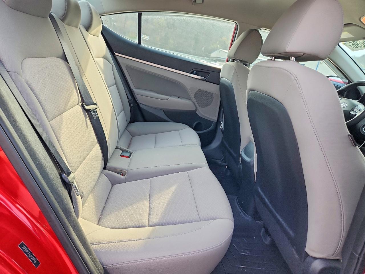 Hyundai ELANTRA Sel