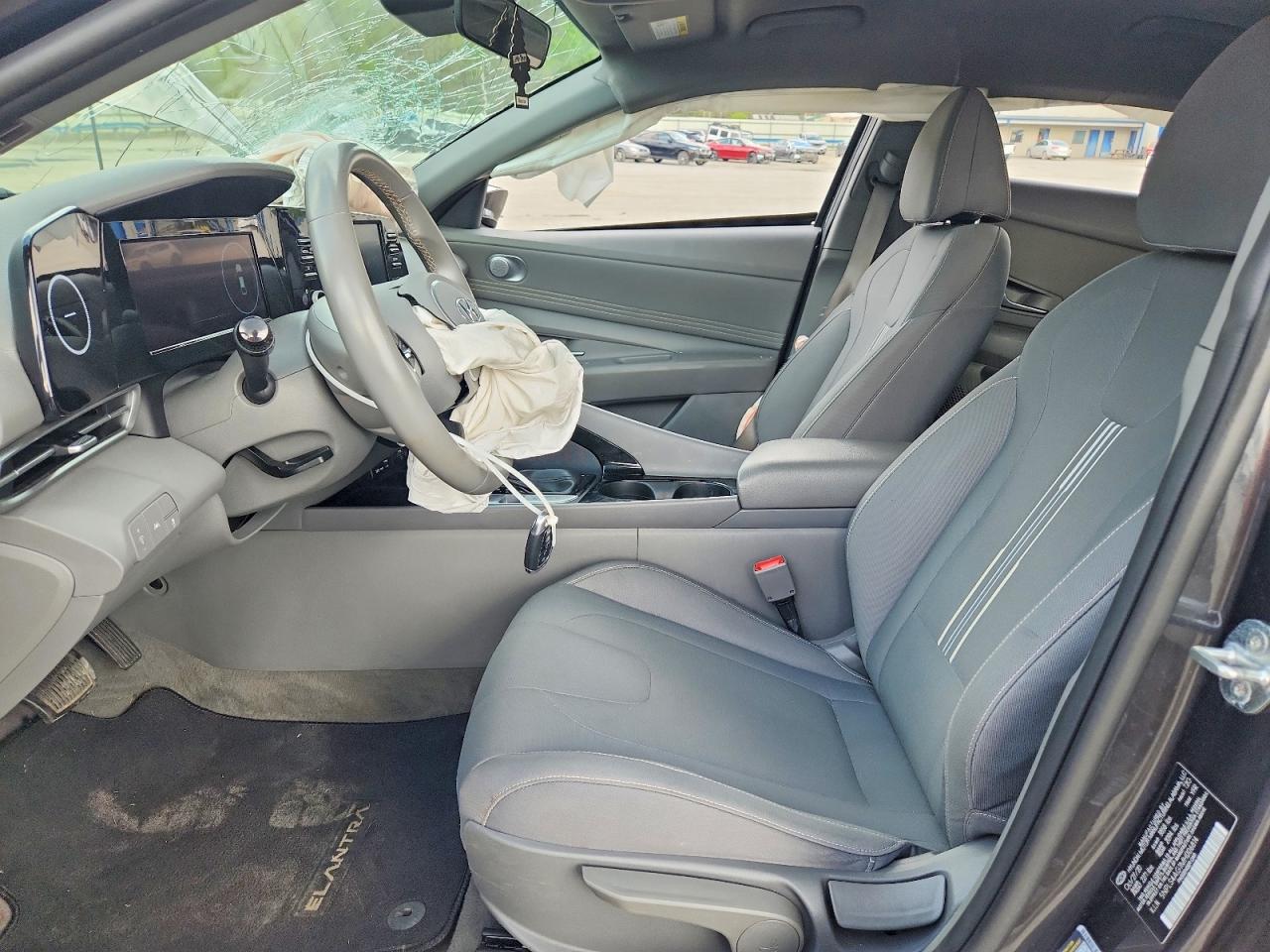 Hyundai ELANTRA Sel