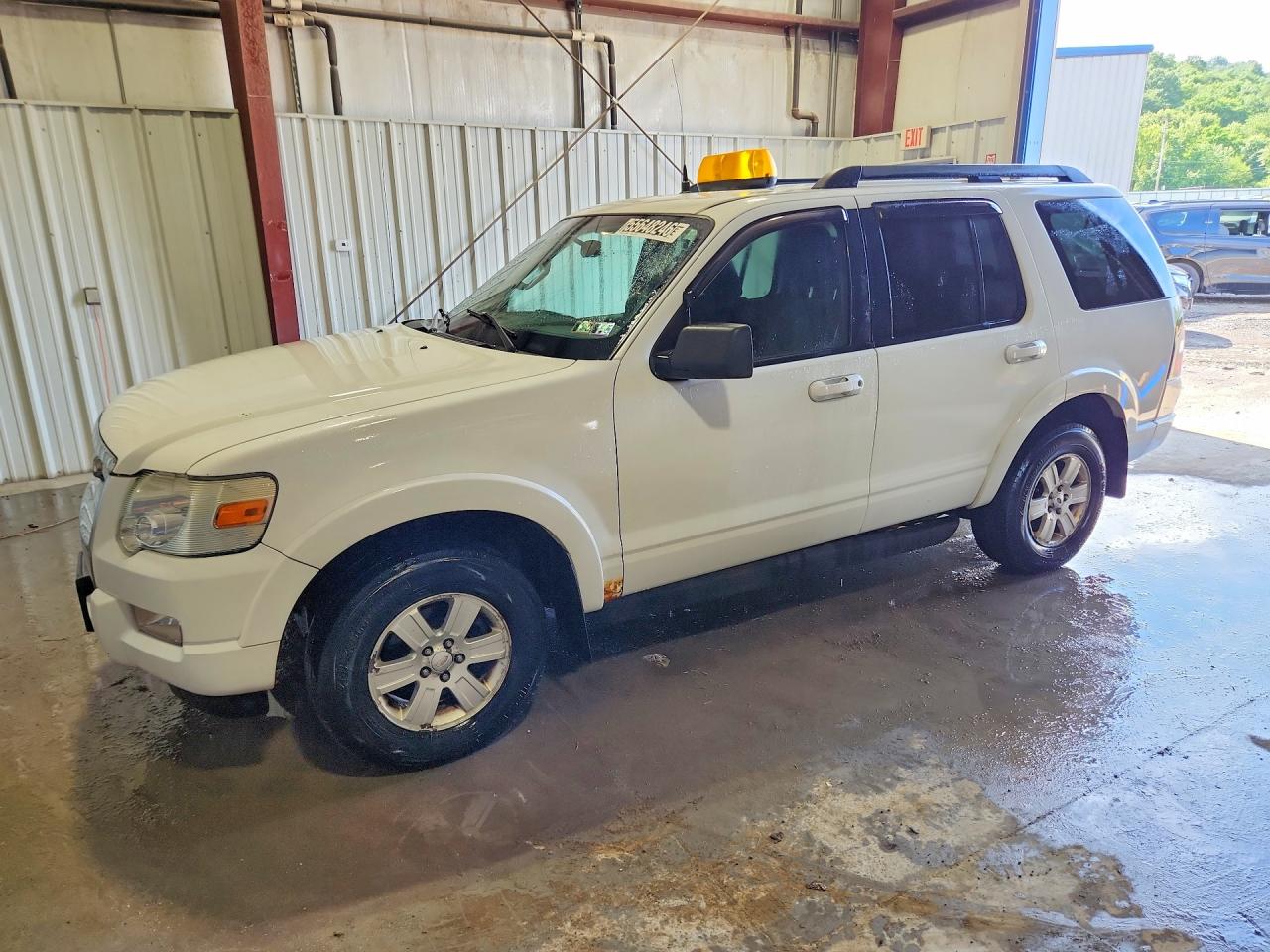Salvage Ford Explorer Image