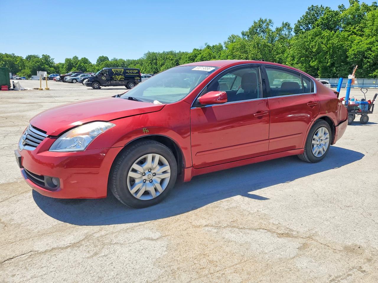 Salvage Nissan Altima Image