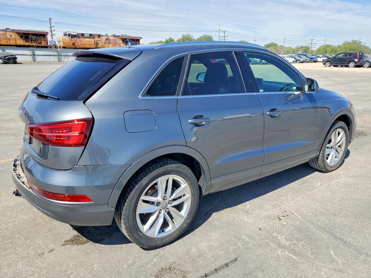 Audi Q3 Premium Plus