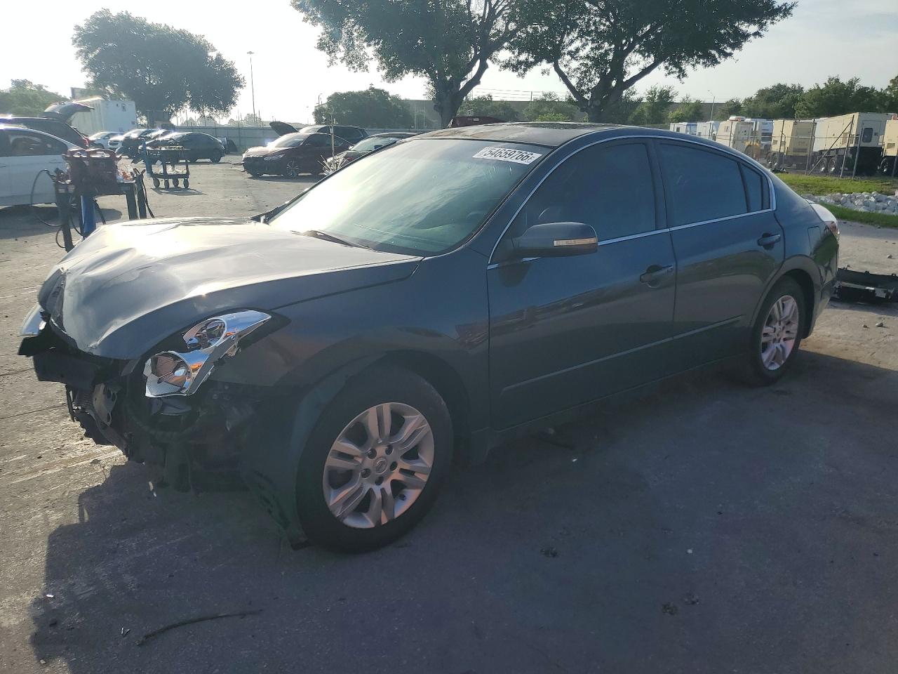 Salvage Nissan Altima Image