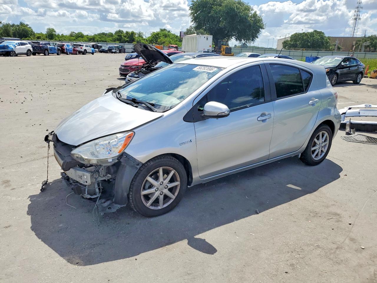 Salvage Toyota Prius Image