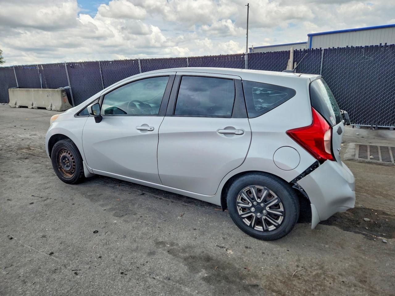 Nissan Versa Sv