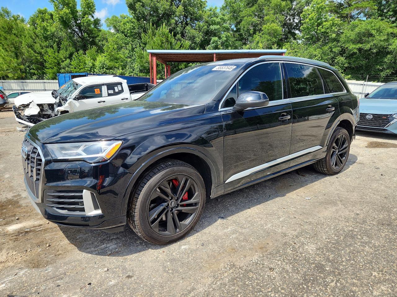 Salvage Audi Q7 Image