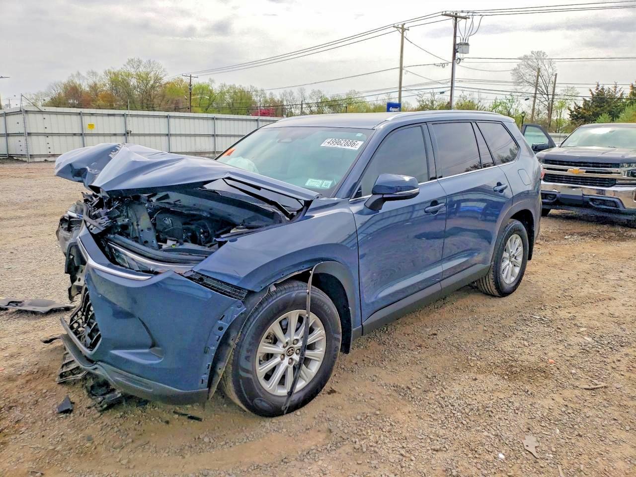 Salvage Toyota Grand Highlander Image