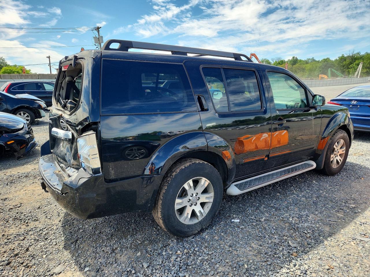 Nissan Pathfinder S