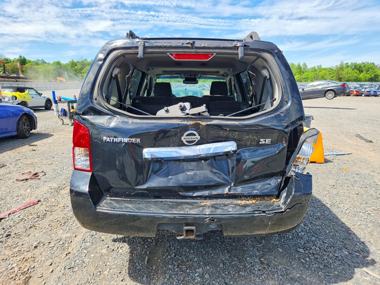 Nissan Pathfinder S
