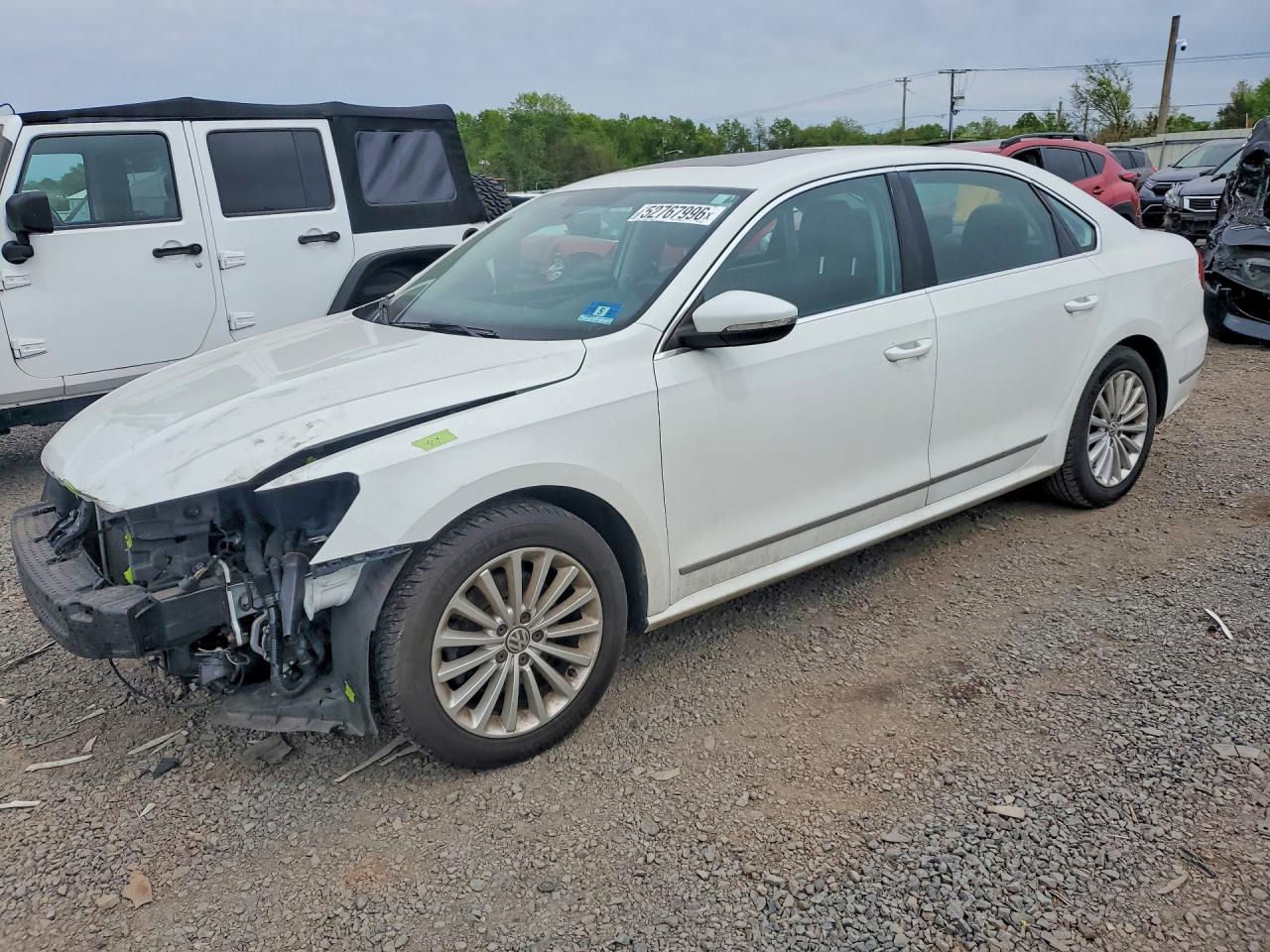 Salvage Volkswagen Passat Image