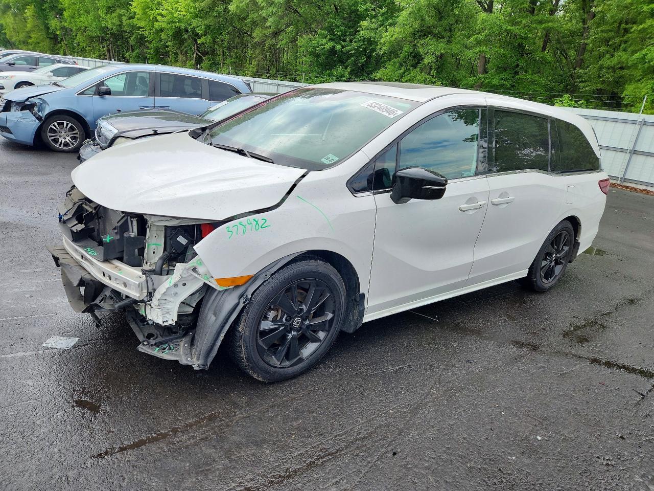 Salvage Honda Odyssey Image