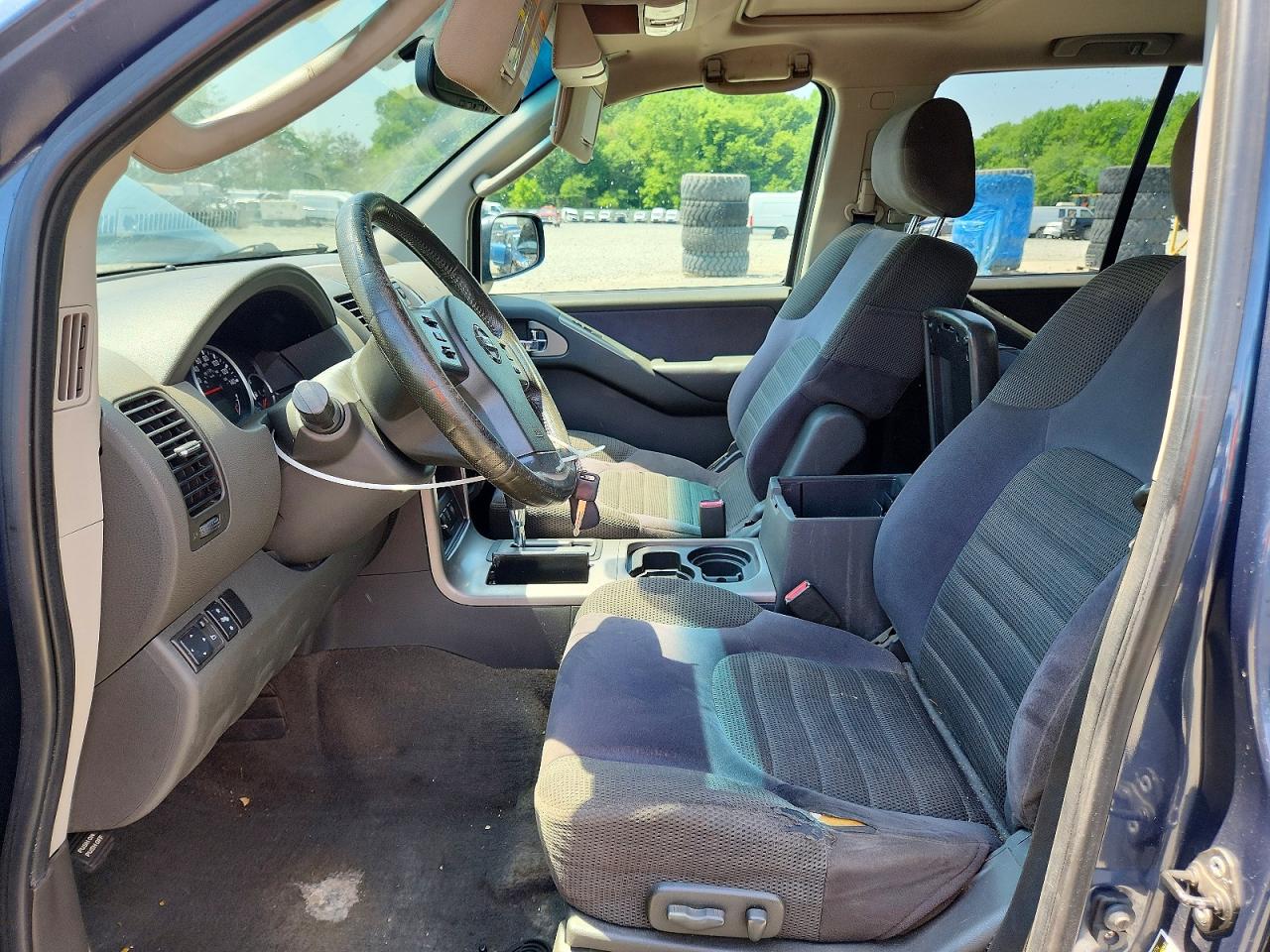 Nissan Pathfinder S