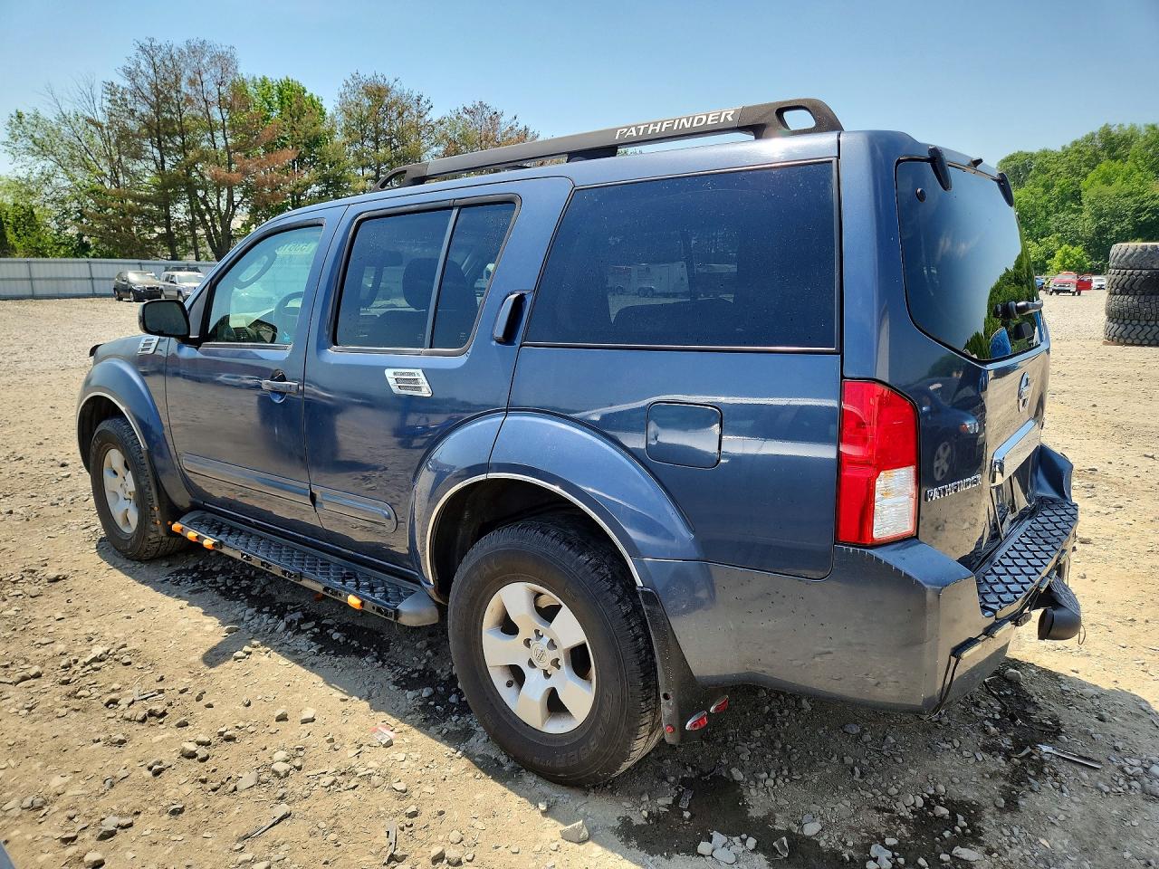 Nissan Pathfinder S