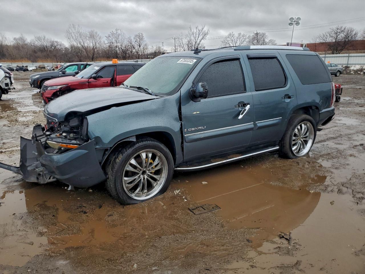 Salvage GMC Yukon Image