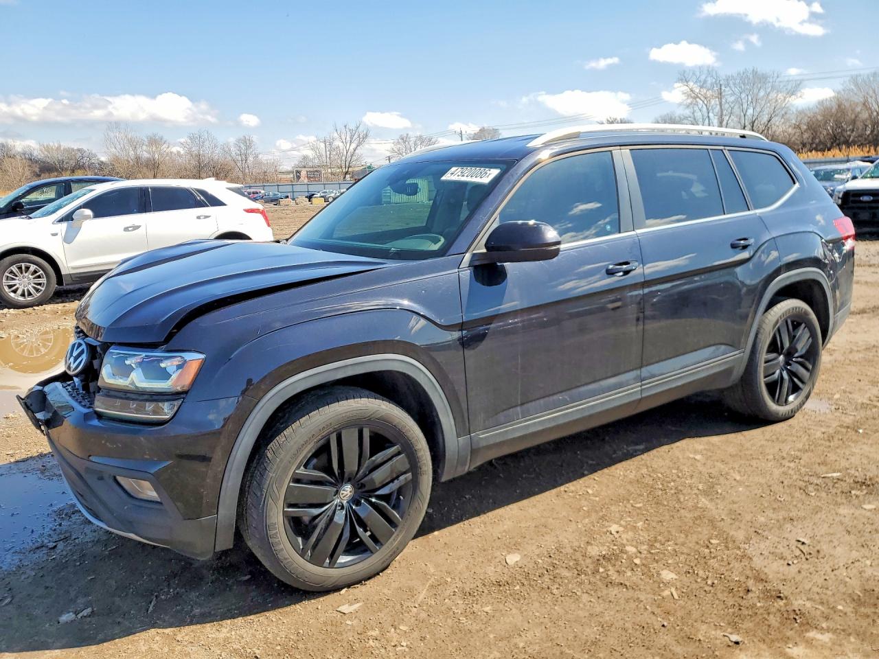 Salvage Volkswagen Atlas Image