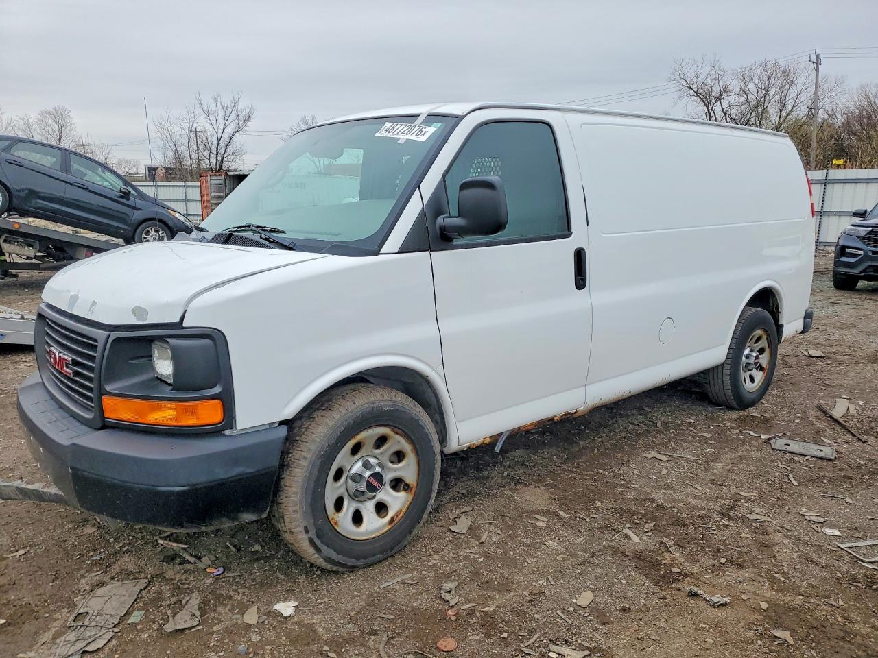 Salvage GMC Savana Image