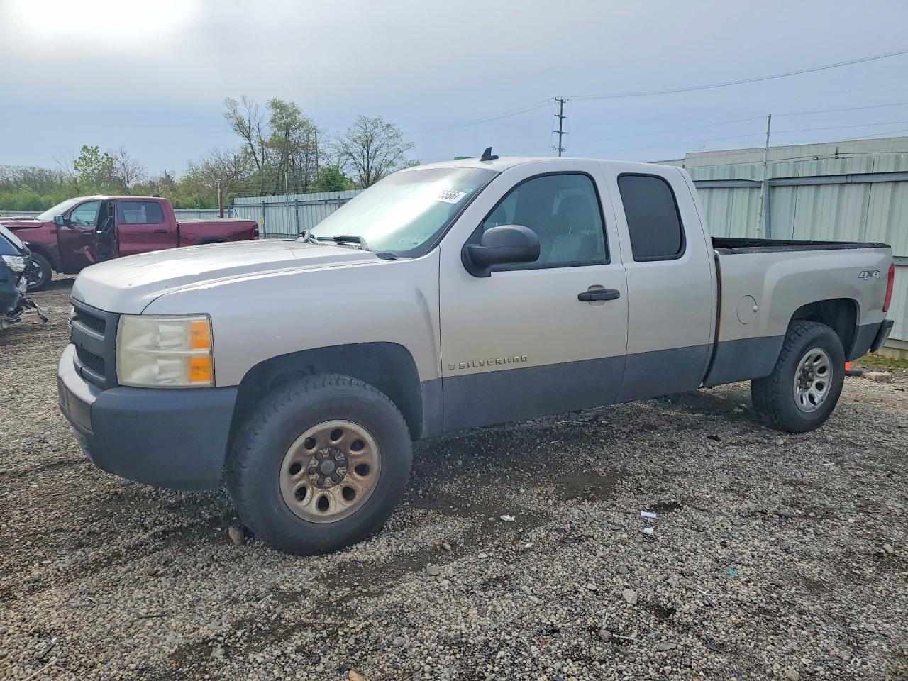 Salvage Chevrolet Silverado Image
