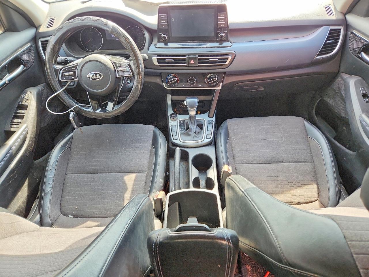 Kia Seltos S