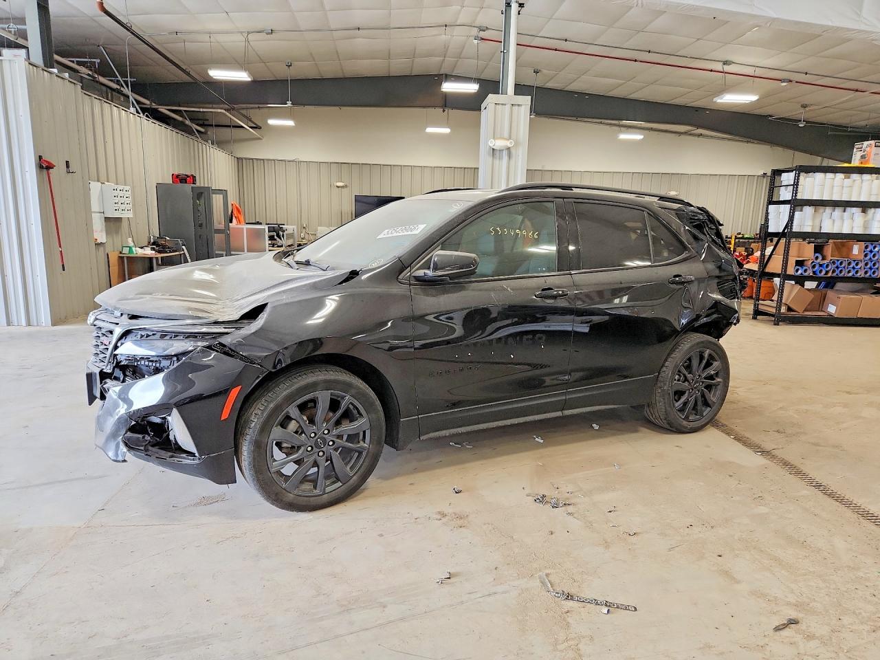 Salvage Chevrolet Equinox Image