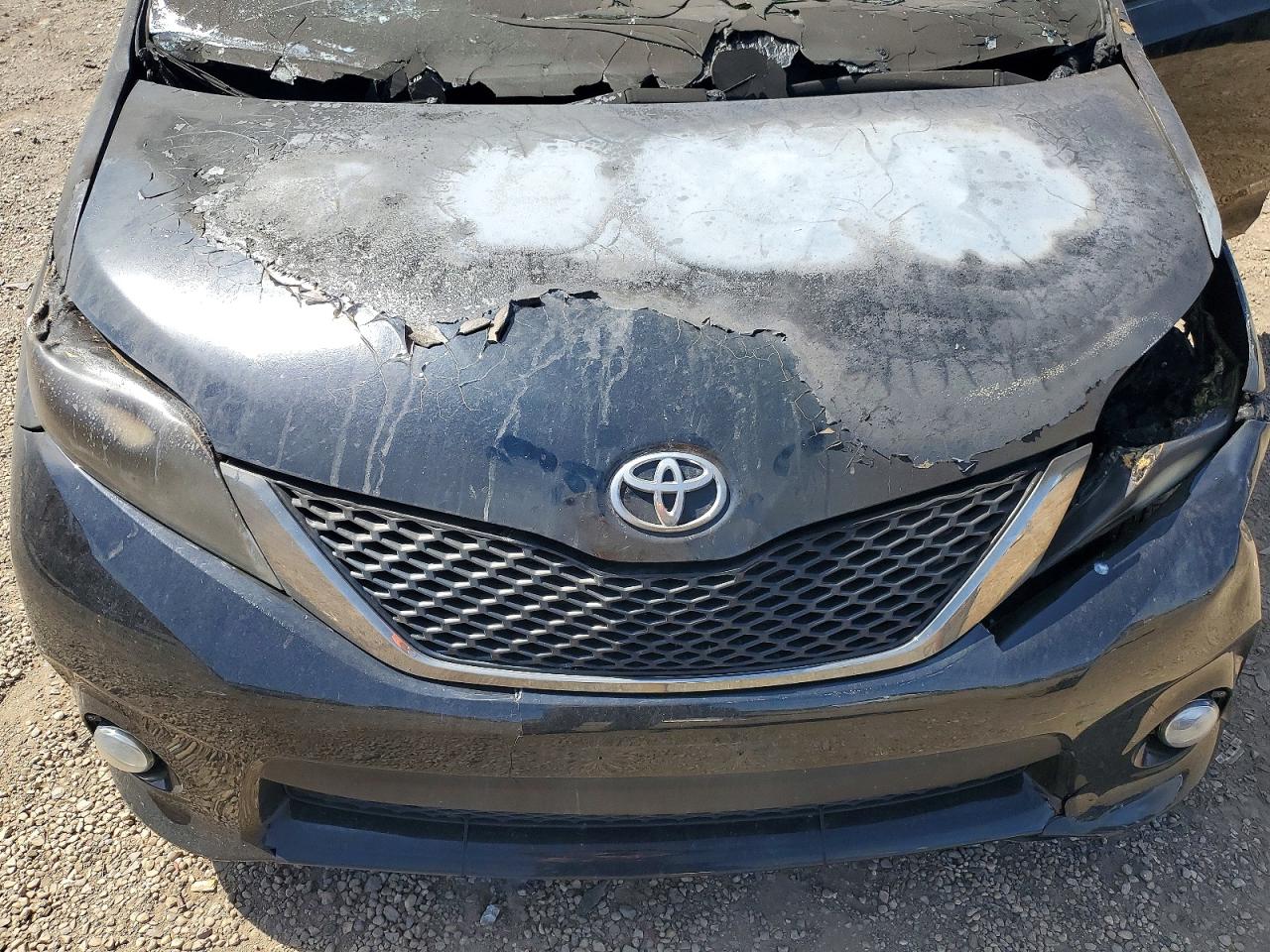 Toyota Sienna Sport