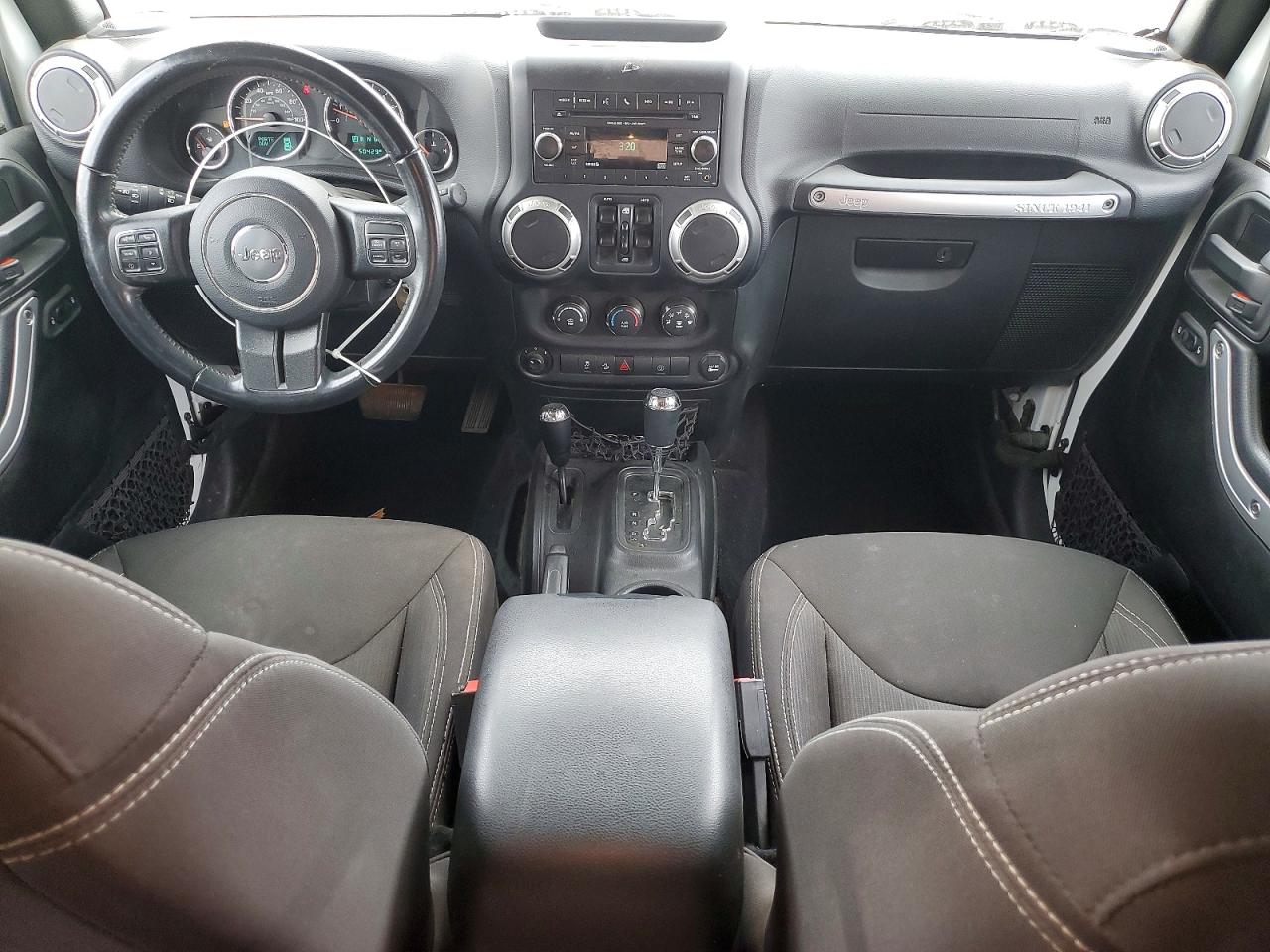 Jeep Wrangler Sahara