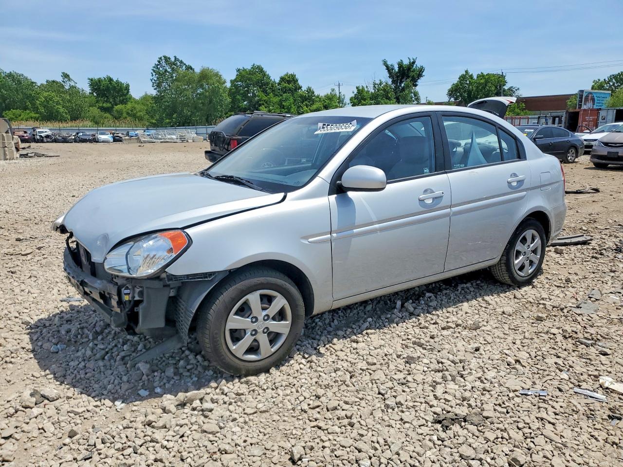 Salvage Hyundai ACCENT Image