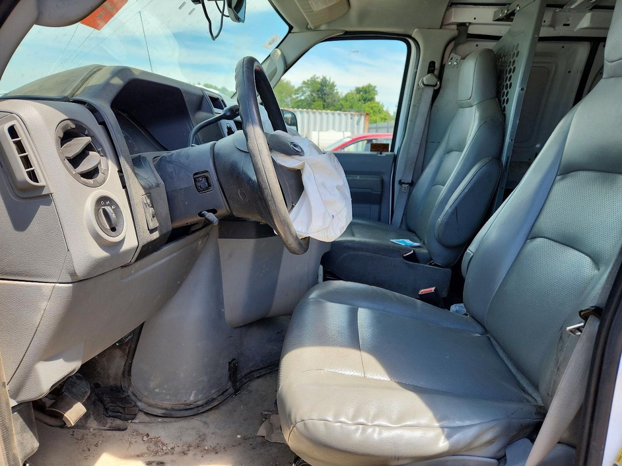 Ford Econoline E250 Van