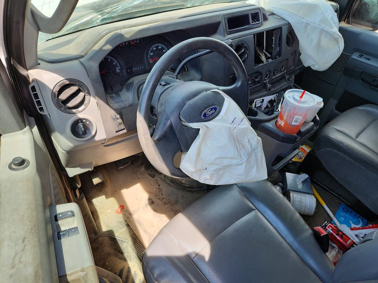 Ford Econoline E250 Van