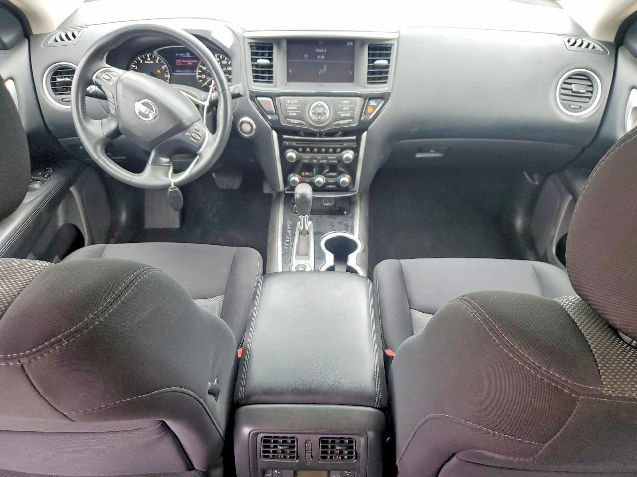 Nissan Pathfinder Sv