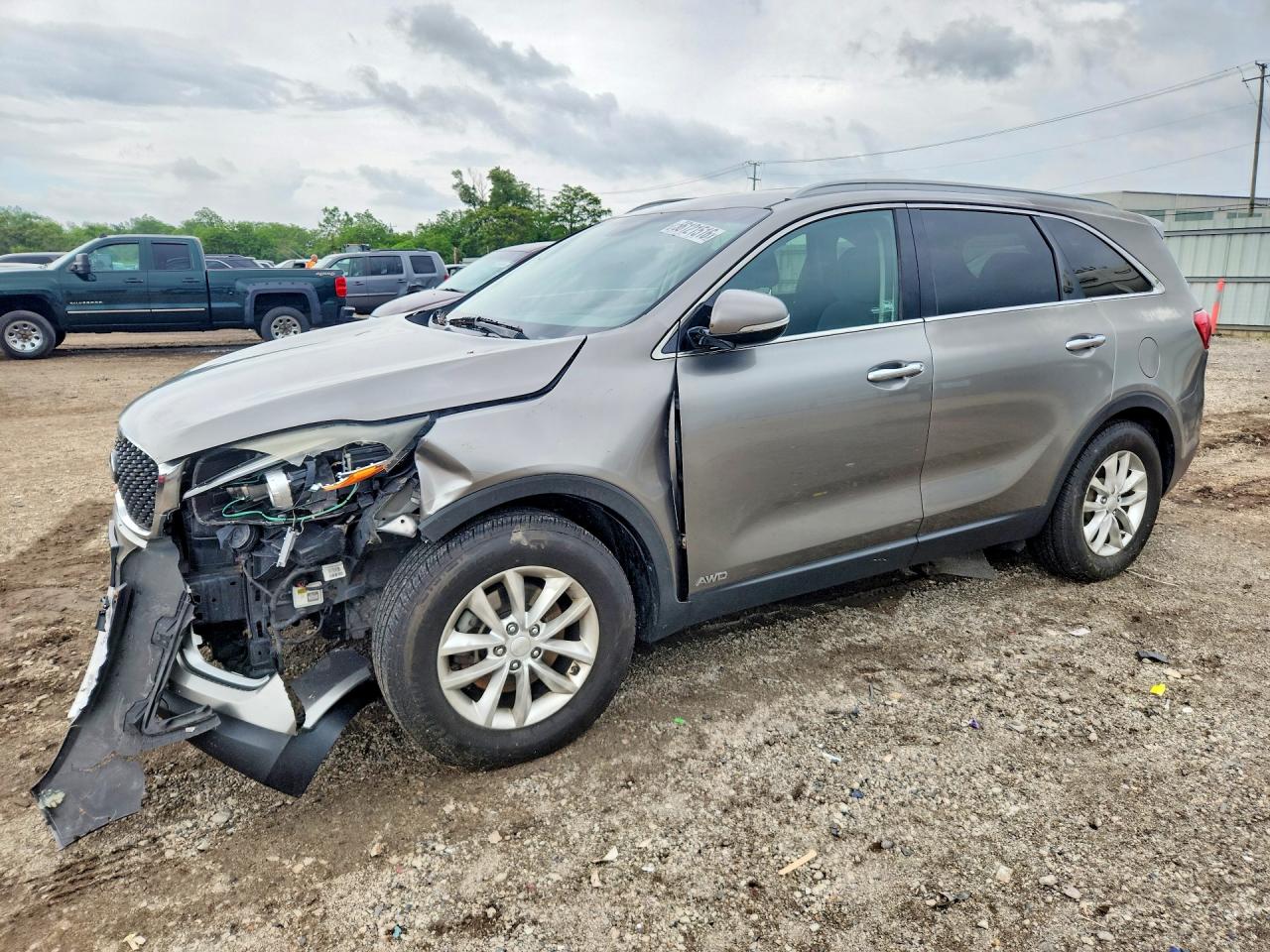 Salvage Kia Sorento Image