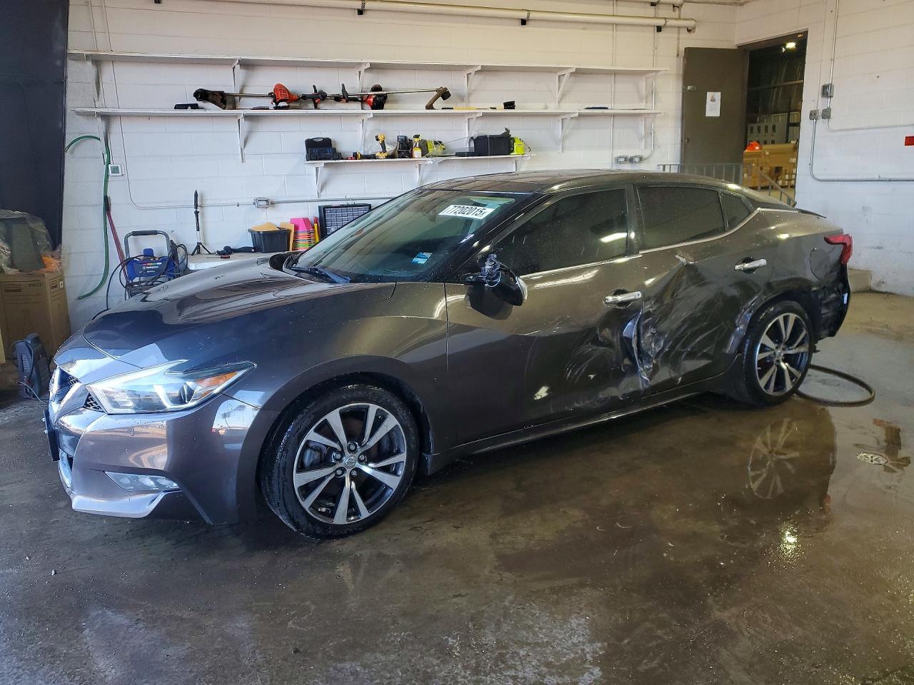 Salvage Nissan Maxima Image
